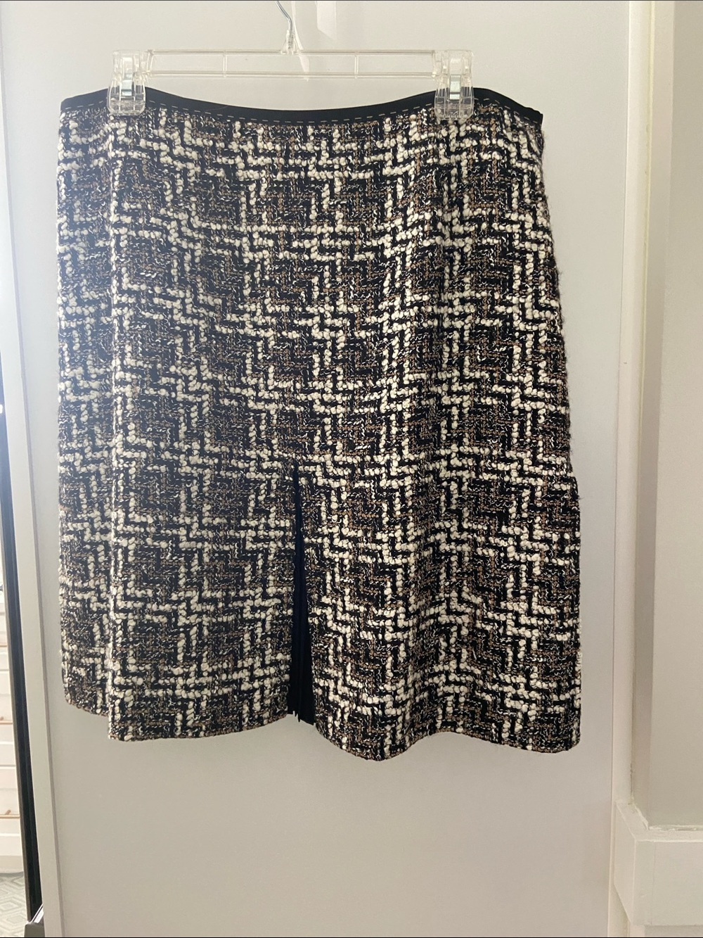 Per Se Blk,Tan and Wht Tweed Skirt w/ 4 sided Slit w/pleated under skirt